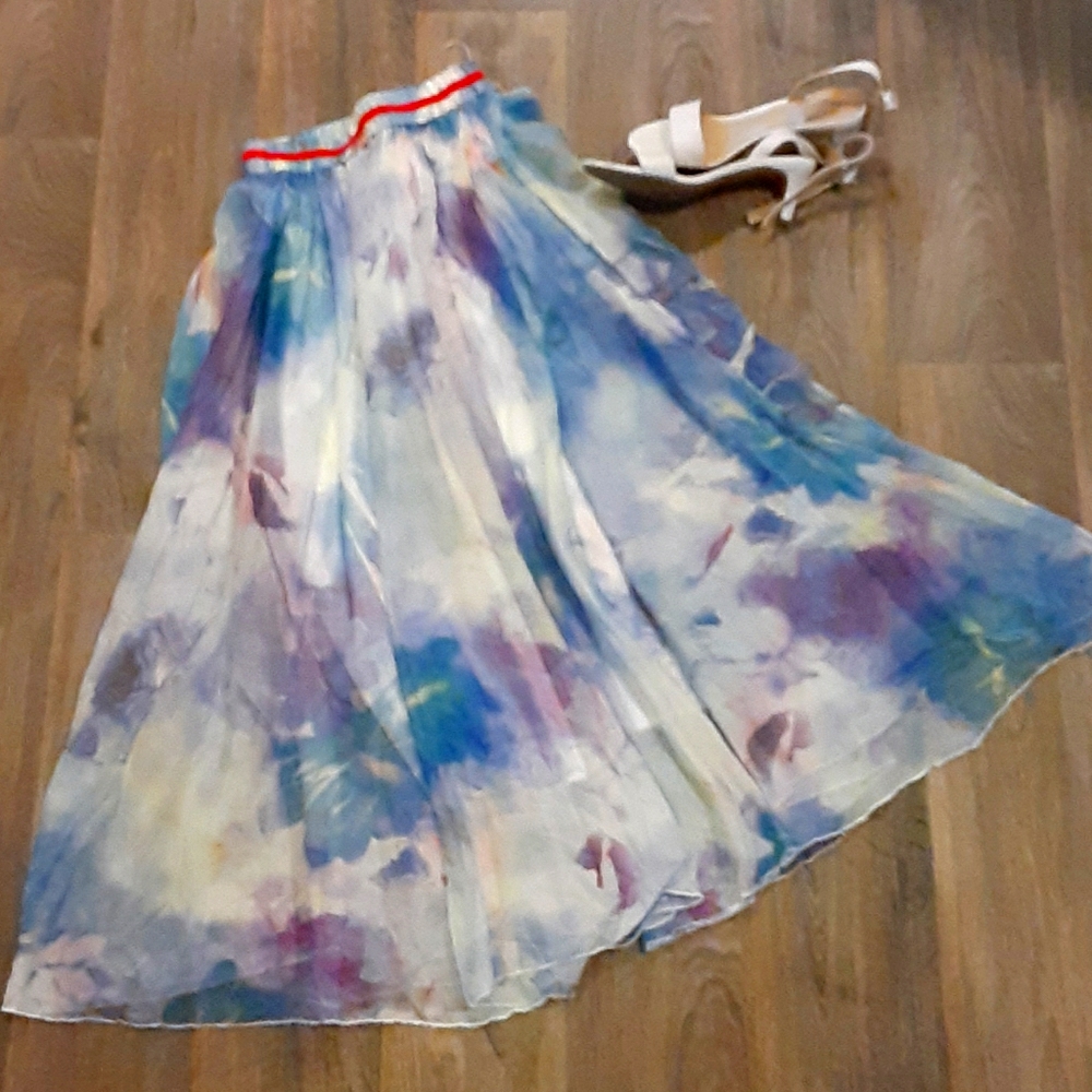 Beautiful Afibi Floral Patterned Maxi Skirt